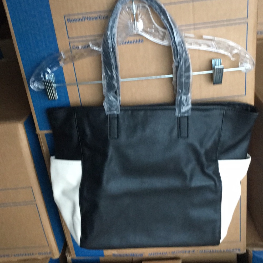 Handbag - Picture 3 of 4